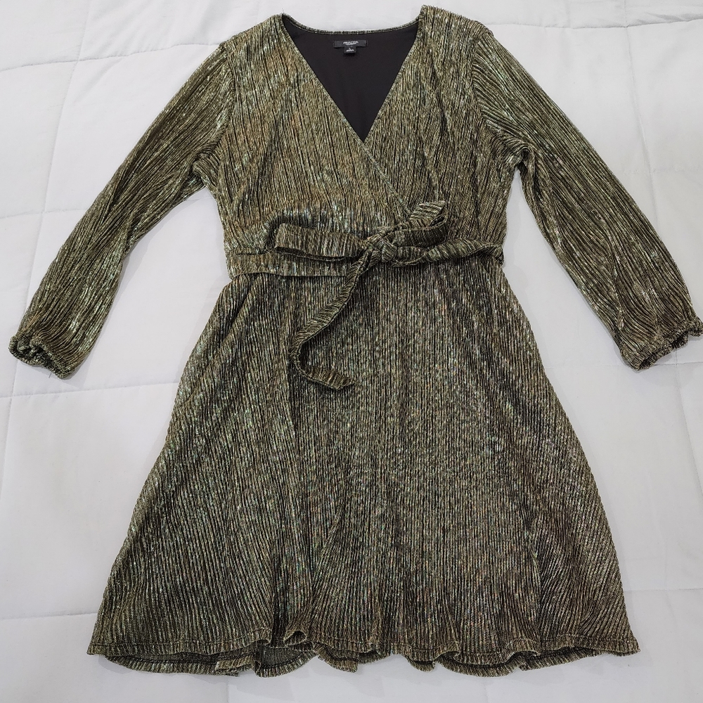 SOLD!  Simply Vera Vera Wang Cocktail Dress